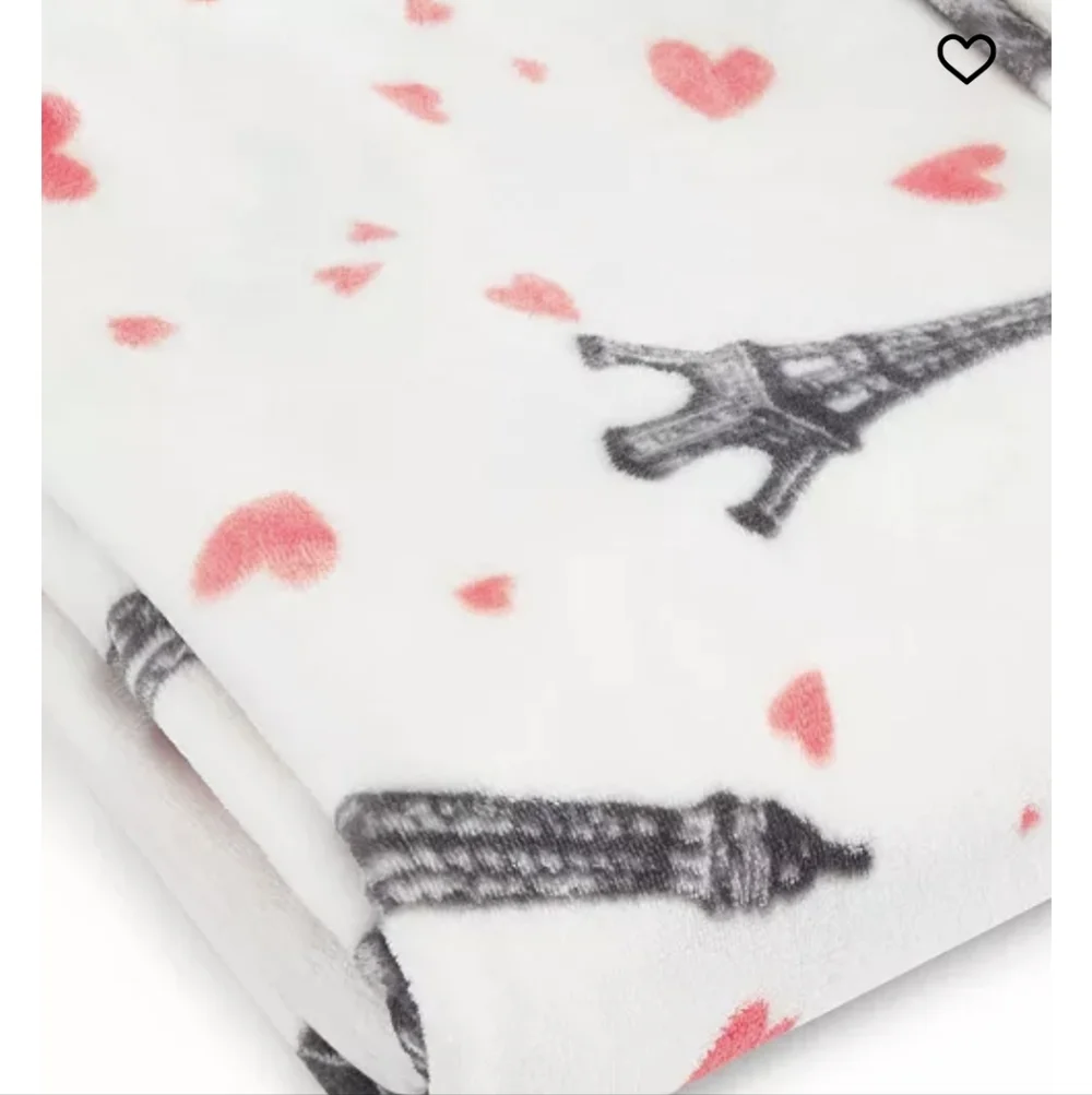 BETSEY JOHNSON PARIS LOVE PLUSH THROW BLANKET BNWT 1 Left